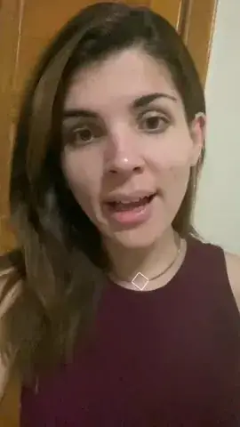 Vanisse Oliveira falando em depoimento gravado em vídeo.